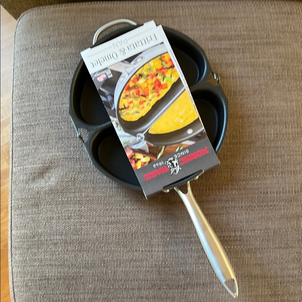 Nordic Ware Black and Silver Non-Stick Omelet Cookware NEW